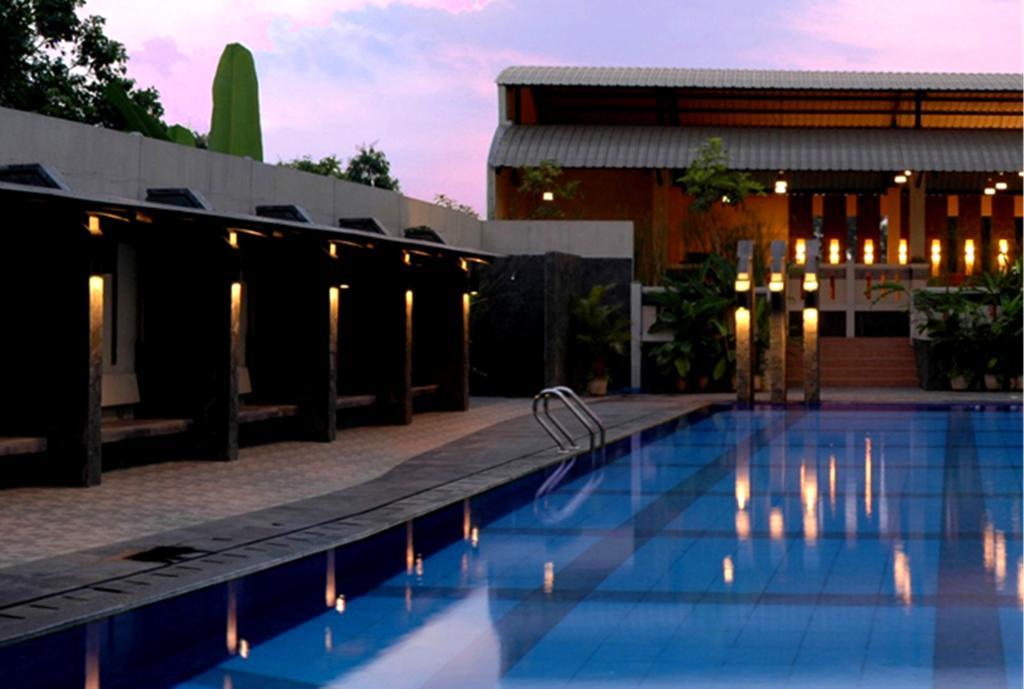 Hotel Asia Surakarta  Екстер'єр фото